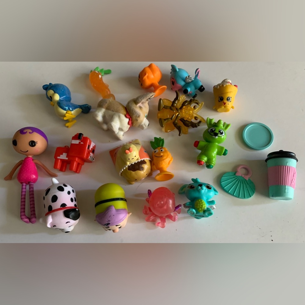 Toy Lot Littlest Pet Shop Lalaloopsy Hatchimals CollEGGtibles